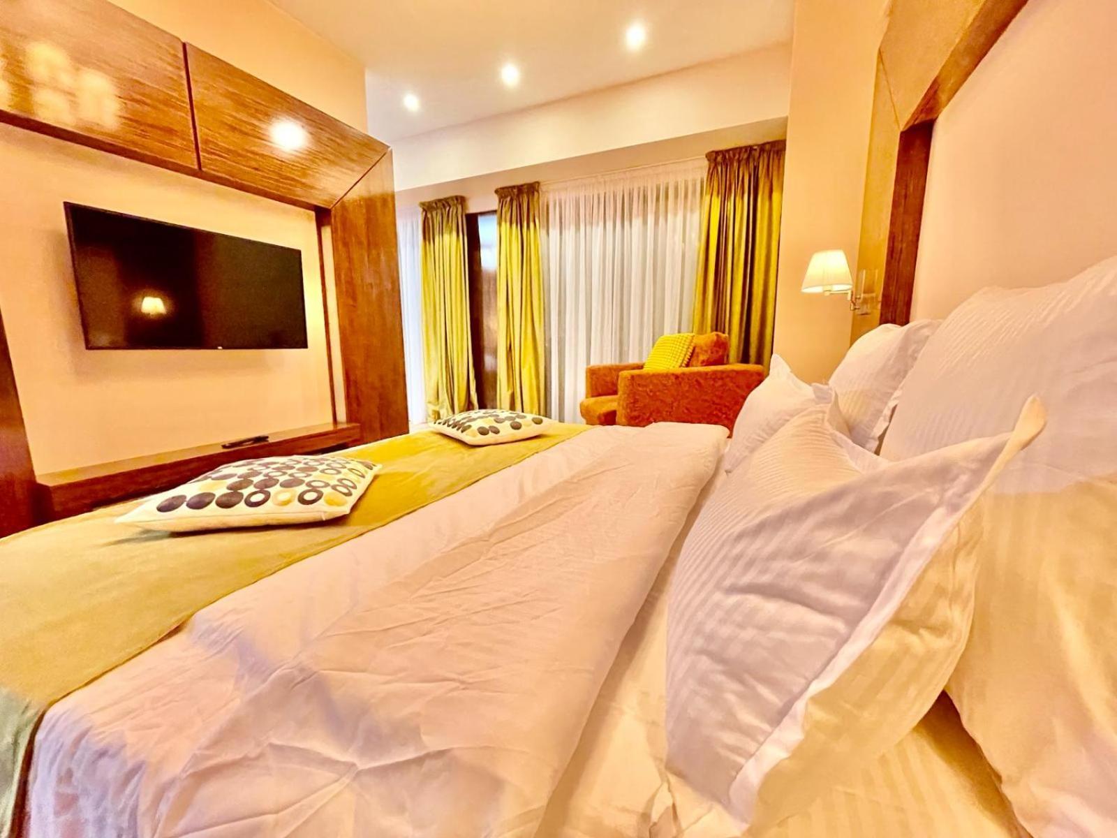 Royal Studio Apartment With A Perfect View - Yamaluxe Bucharest Exterior photo